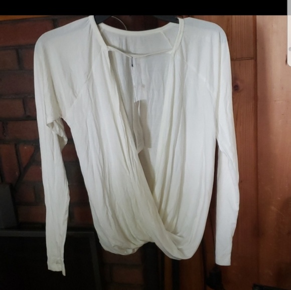 The Free Yoga Tops - 🌸 {Free Yoga} Workout Top Open Back Medium NWT